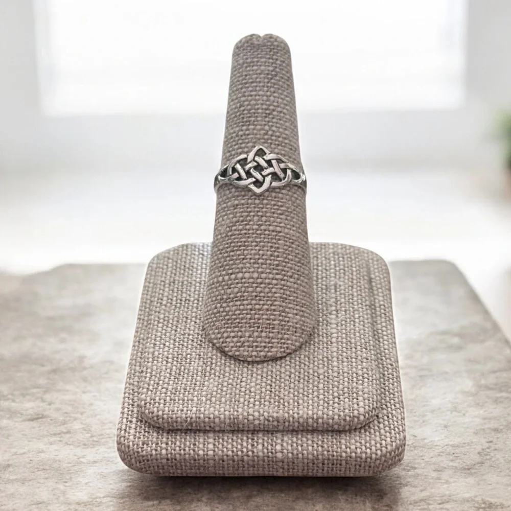 NWT 925 Sterling Silver Celtic Knot Ring! Available in Sizes 6-10! NEW! - Picture 2 of 4
